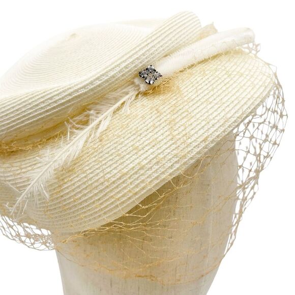 Vintage 1950s Ivory Cream Straw Pillbox Hat Netted Veil Midcentury Fascinator - Picture 2 of 12